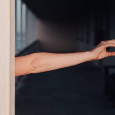 Bien protéger ses bras en trottinette