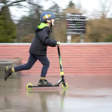 Comment bien protéger sa tête en trottinette