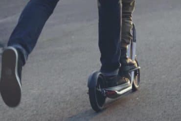 Comment installer un porte-enfant sur sa trottinette Oxelo