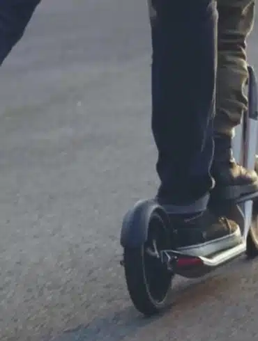 Comment installer un porte-enfant sur sa trottinette Oxelo