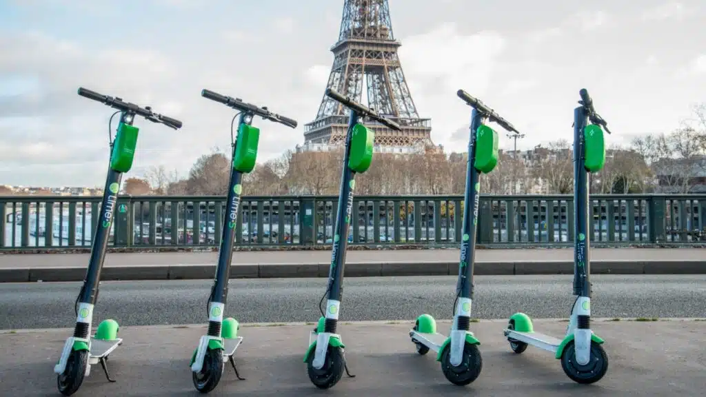 Peut-on rouler sur le trottoir avec une trottinette électrique ?